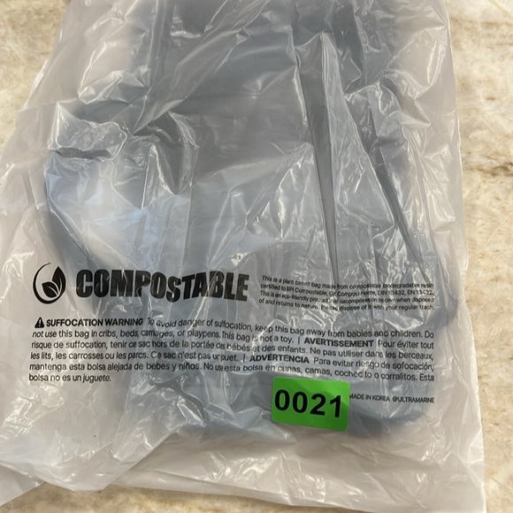 Vince Camuto Leather Bi-Fold Wallet | Dark Brown | Detachable Crossbody Strap - Picture 9 of 9